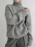 Elise – Elegant Cashmere Turtleneck Sweater